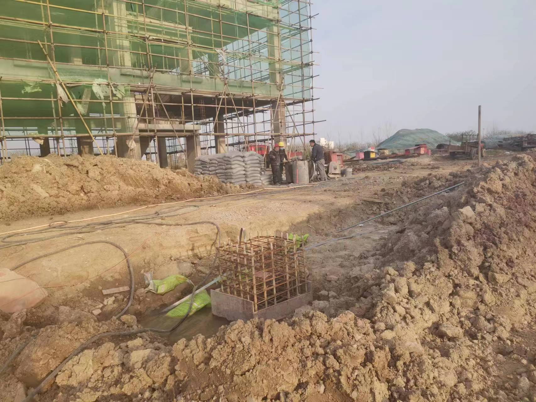 南岔当桥梁出现裂缝的时候应该及时加固修补